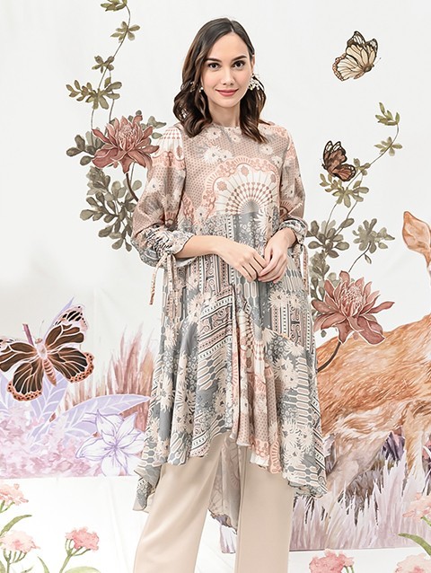 Allegra Tunic in Shady Lady - Wearing Klamby