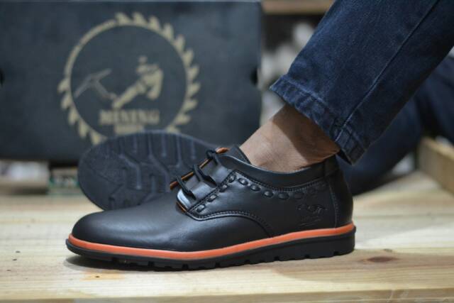 Sepatu kerja formal santai casual pria terlaris