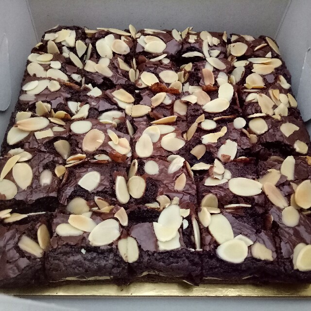 

Almond Slice 200 Gr Import Grade A (Mentah) / Kacang Almond Slice