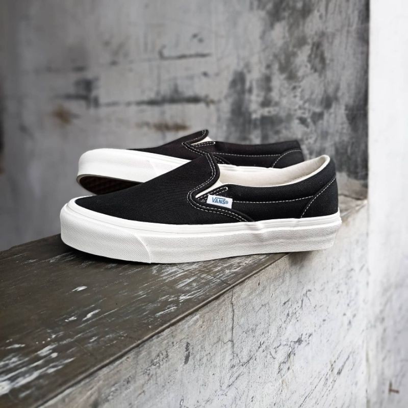VANS VAULT OG SLIP ON BLACK WHITE