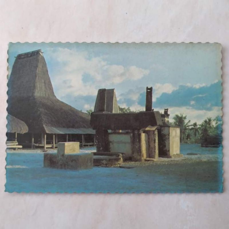 

Kartu Pos Kuno Jadul Foto Kuburan Raja Rende Sumba Timur tahun 1980-an