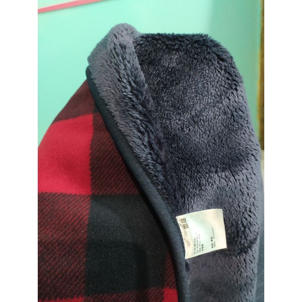 Uniqlo Fleece reversible blanket