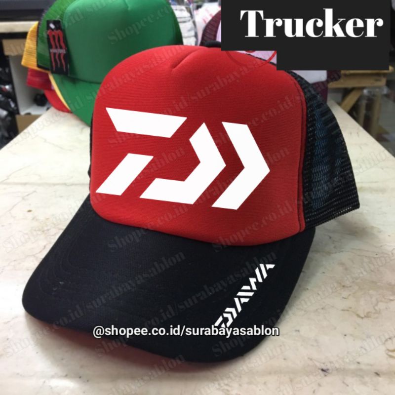 TOPI DAIWA TRUCKER/JARING - TOPI HITAM-MERAH-HITAM
