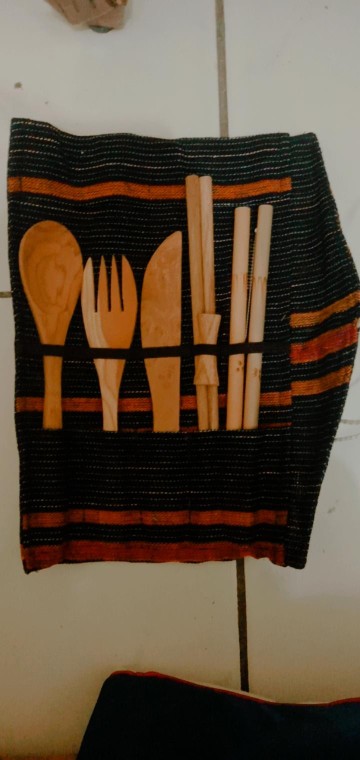 Alat Makan Jati + Pouch Sekat Lurik Cutlery Set Sedotan Bambu Sumpit Jati Zerowaste Bamboo Straw