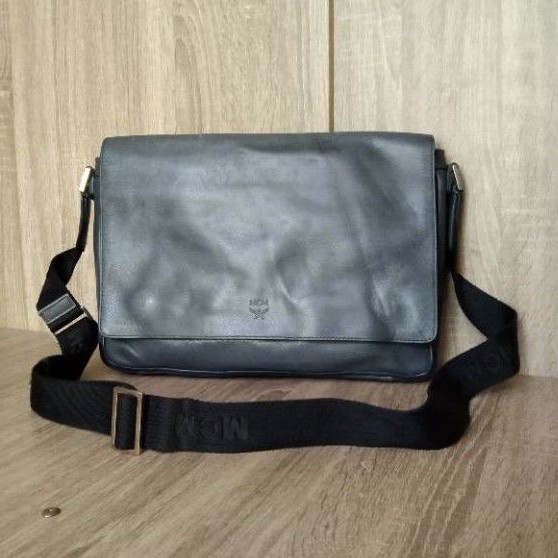 Tas MCM Messenger bag Authentic Original Second Preloved Kulit Asli Tebal Branded