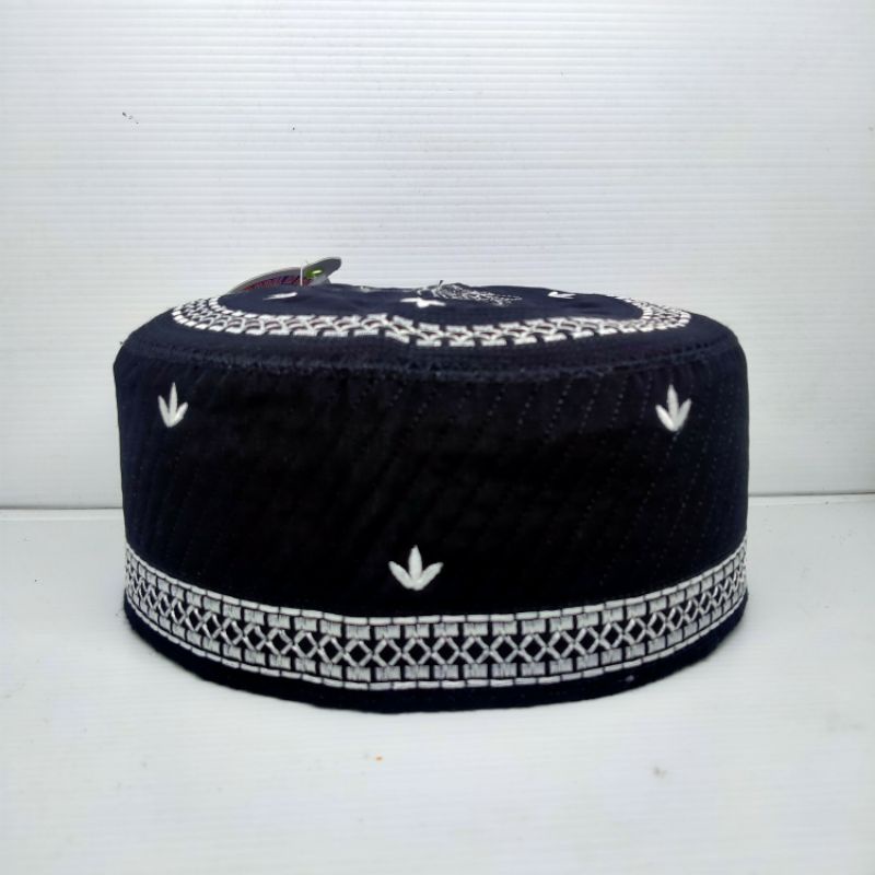 Peci Haji Madinah Bugis Temboro , bangladesh , oman