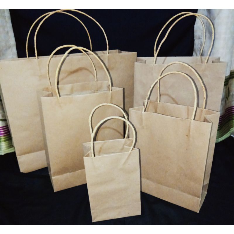 

Paperbag tebal 150gsm perlusin (12lembar) (Baca deskripsi ya kak)