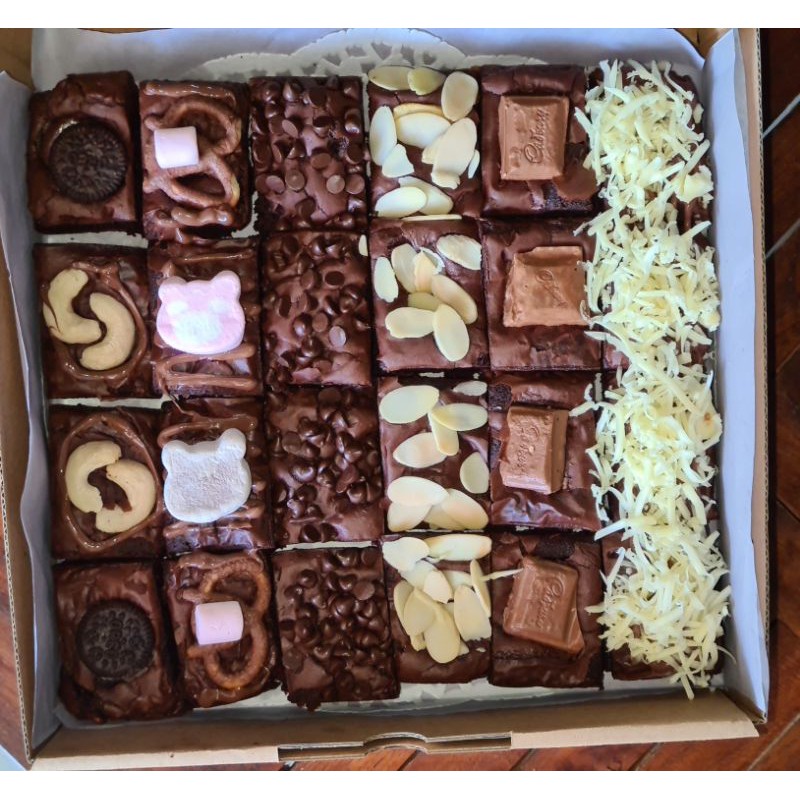 

Fudgy Brownies 24 Bites by Lafie Kitchen