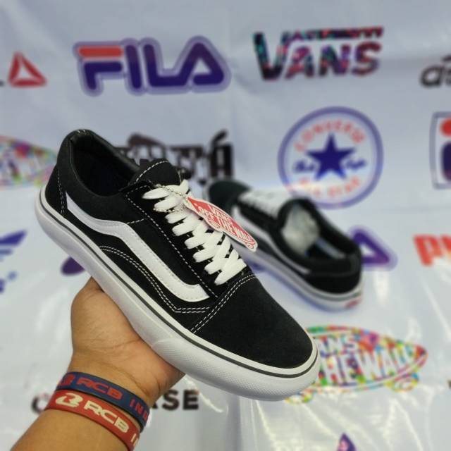 Vans Oldskool Black White Hitam Putih Sneakers Sekolah Kerja Kuliah Kado Hadiah Pria Wanita Murah