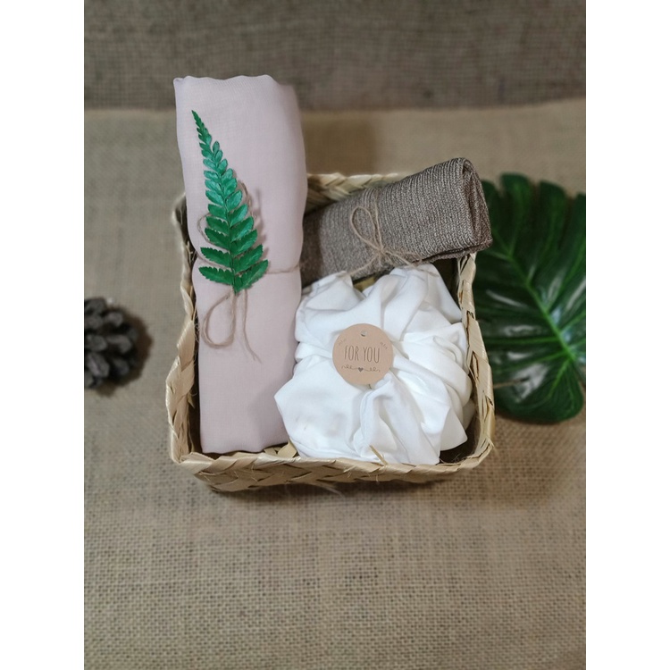 

GIFT BOX BESEK / HAMPERS BESEK AESTHETIK / HADIAH WISUDA