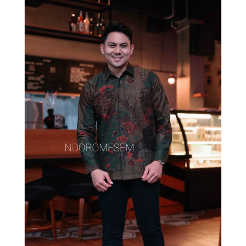 BATIK PRIA LENGAN PANJANG PRABU GANTARI IJO KATUN HALUS BATURADEN