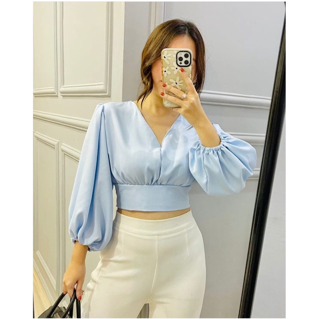 BEFAST - ZEC OOTD Wanita Blouse ADHITA / Posh Top / Pakaian Blouse Kasual / Blouse Crop Keluaran Terbaru / Fashion Wanita Remaja Kekiniaan / Blouse Crop Lengan Panjang / Trendy / Blouse Leher V