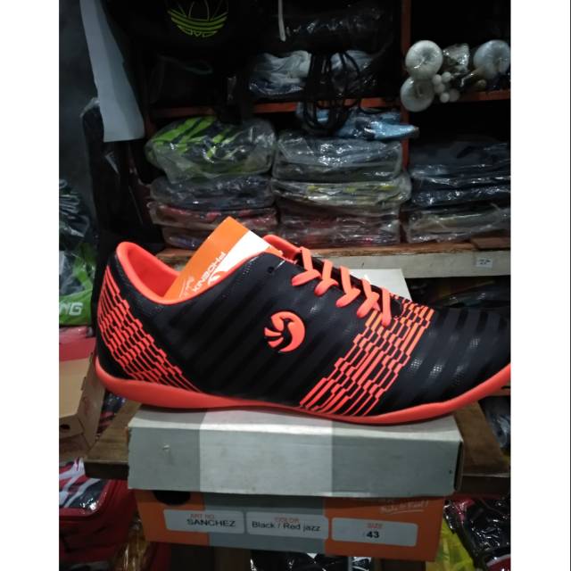 Sepatu futsal Phoenix sanchez