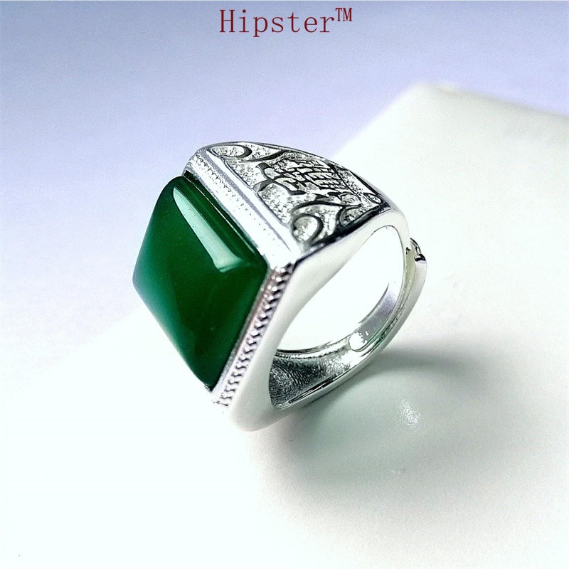 Classic Retro Personality Luxury Square Emerald Ring