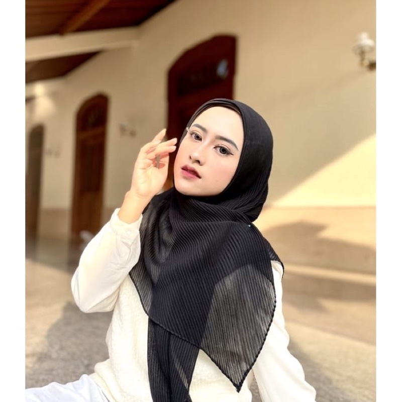 (KJI) HIJAB SEGI EMPAT CHANY PLISKET SQUARE POLYCOTTON