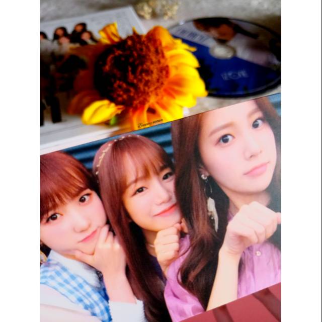 IZONE IZ*ONE - COLOR*IZ OFFICIAL PHOTOCARD HITOMI, YURI, HYEWON UNIT