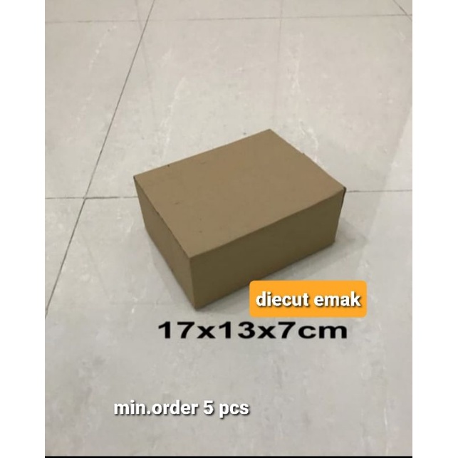 

Kardus / box / uk. 17x13x7 cm / karton packing polos baru ST