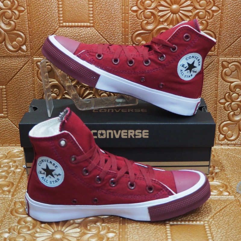 SEPATU CONVERSE ALL STAR X UNDEFEATED CHUCK TAYLOR II 2 SNEAKER SHOES SIZE LABEL MADE IN VIETNAM