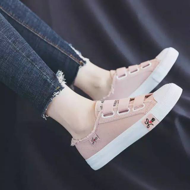 SN189 - Sneaker Kanvas Versi Korea Import