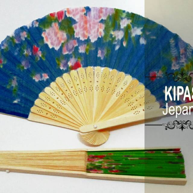 Souvenir kipas jepang