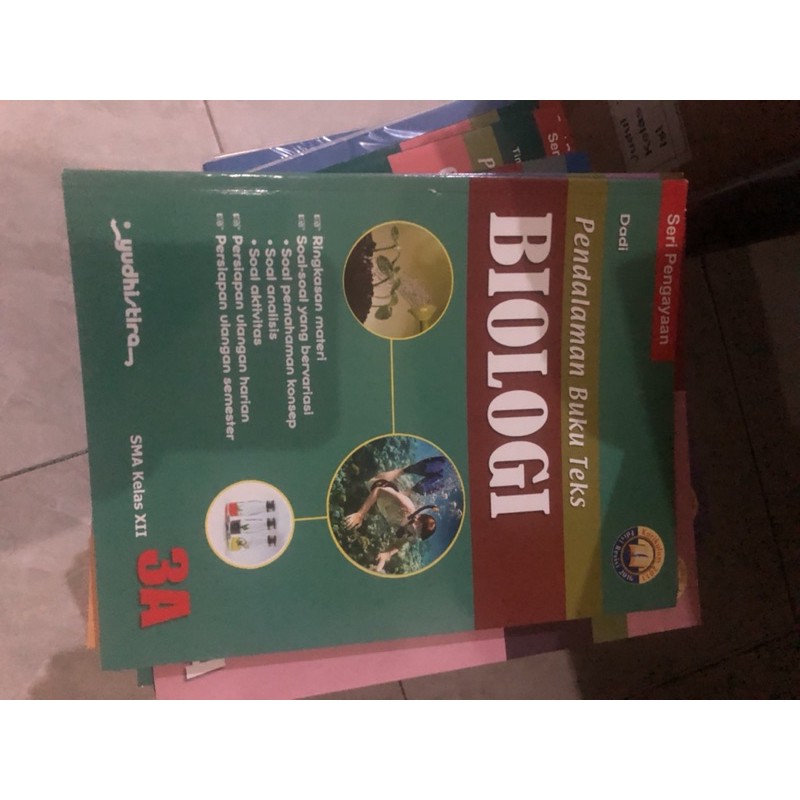 Buku teks biologi