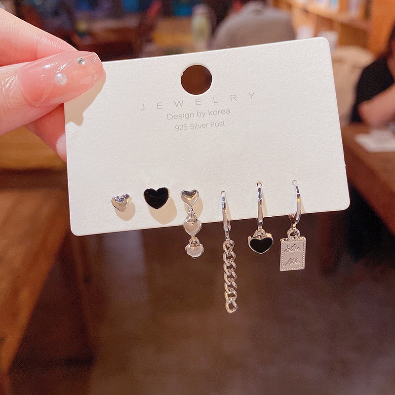 6pcs / Set Anting Stud Bentuk Hati Warna Silver Gaya Retro Untuk Wanita