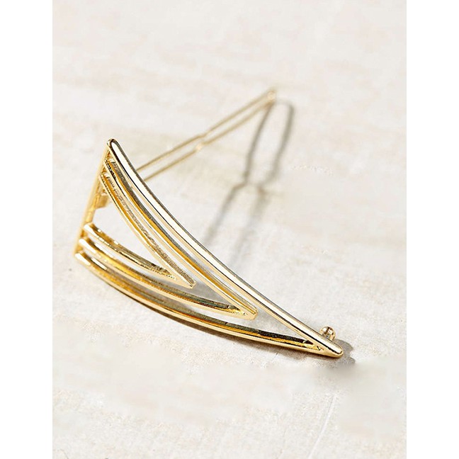 LRC Jepit Rambut Fashion Metal Cutout Triangle Hairpin F4259X