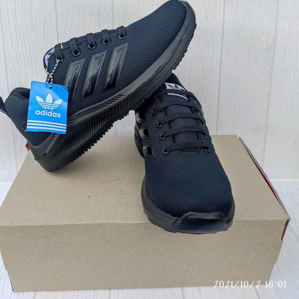 『SHOPEE MALL』 Sepatu Sekolah Hitam Full. Sepatu Adidas Hitam Polos. Sepatu Hitam Laki Perempuan buru