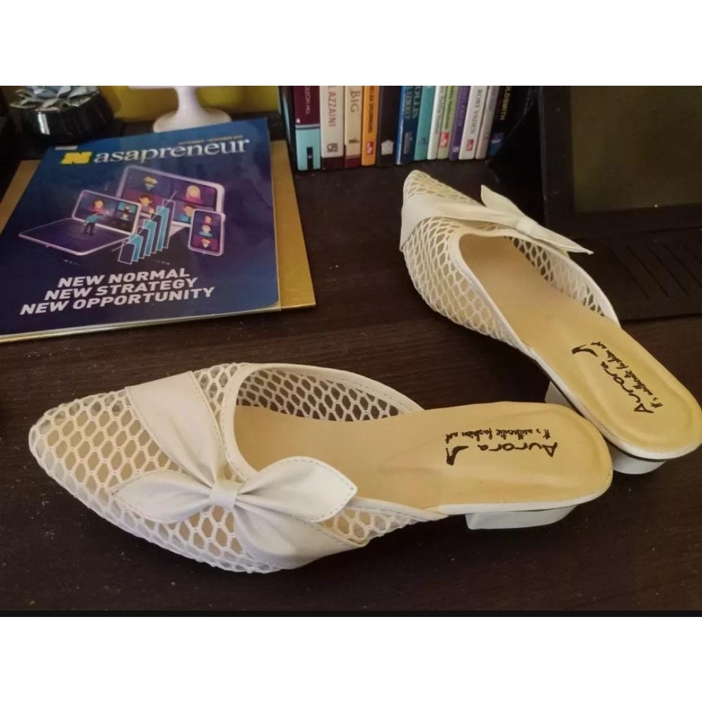 Juragan Onlen - DELIA Flats Sepatu Slip On Wanita Flat Shoes Fashion Bahan Jala Brukat Payet Sandal Mules Pita Cantik-Putih Cream