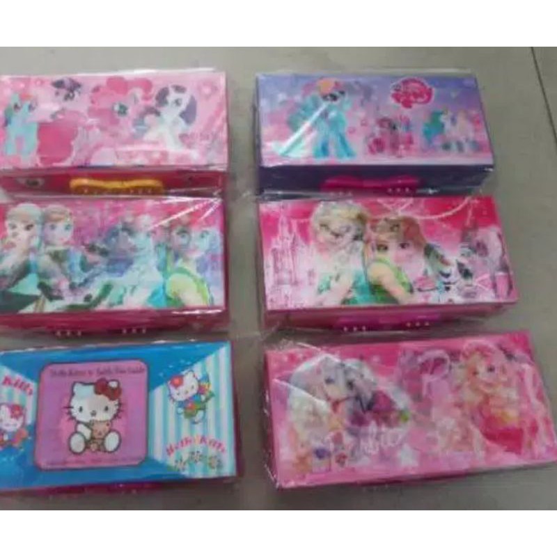 

Tempat pensil kode 3D 3 tingkat karakter