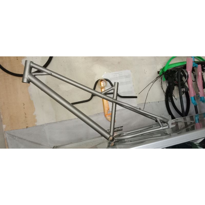 frame DJ costum