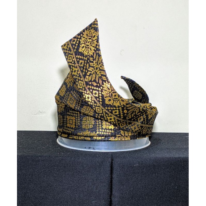 Tanjak Melayu dan Kerongsang