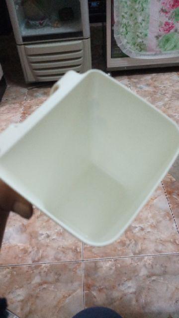 Wadah Sunnresta Putih