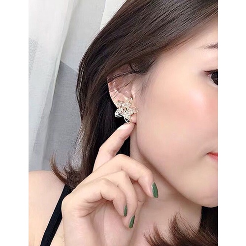 LRC Anting Tusuk Fashion Metal Crystal Flower Stud Earrings A63291