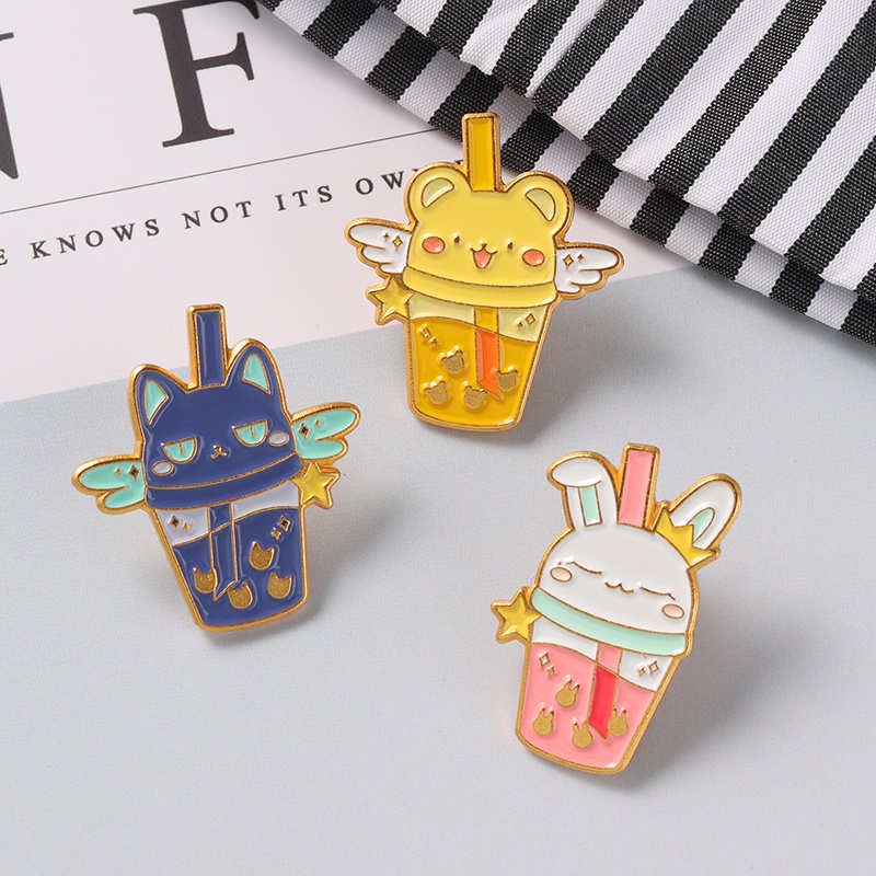 Bros Pin Enamel Bentuk Kartun Hewan Kelinci Kucing Beruang Untuk Hadiah Teman