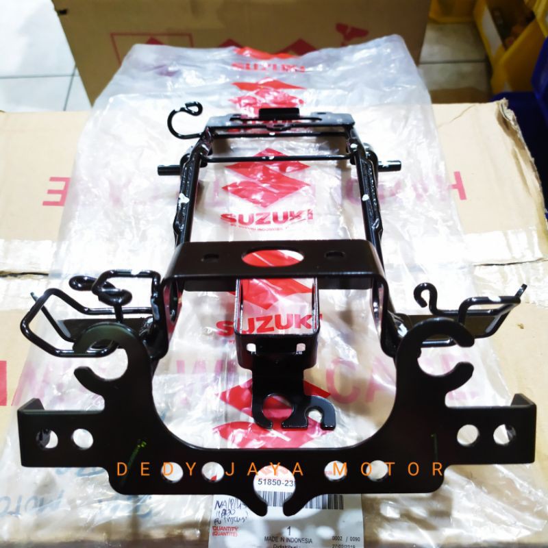 BREKET LAMPU DEPAN SATRIA FU INJEKSI ORIGINAL SGP 100% 51850-23KA0-000