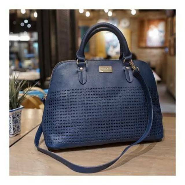 navy handbag oriflame