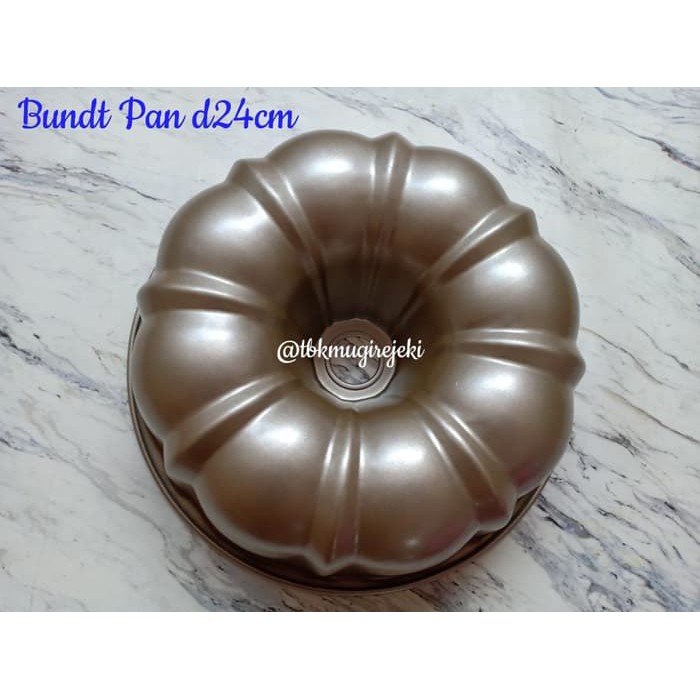 Loyang Kue Teflon Anti Lengket Bundt Form 24cm