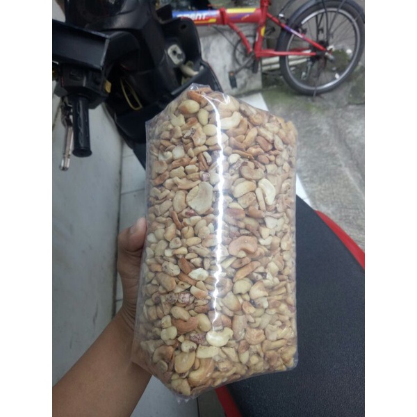 

kacang mede patahan mentah 1 kg