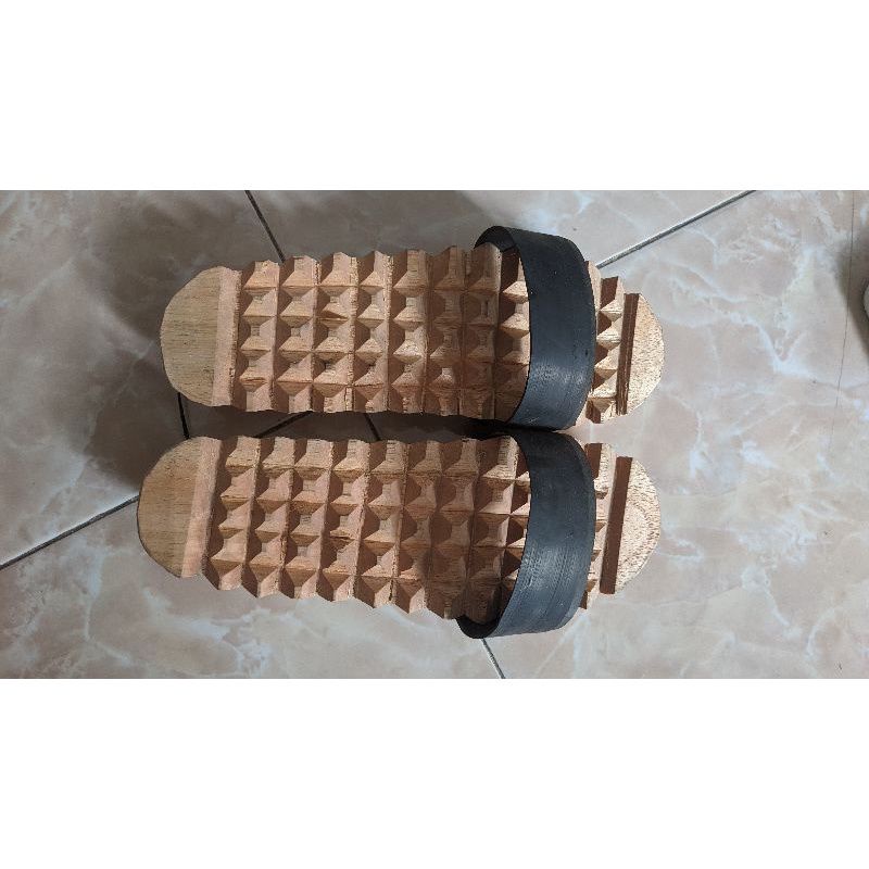 Sandal bakiak rematik kayu/ terompah kayu / sandal kesehatan