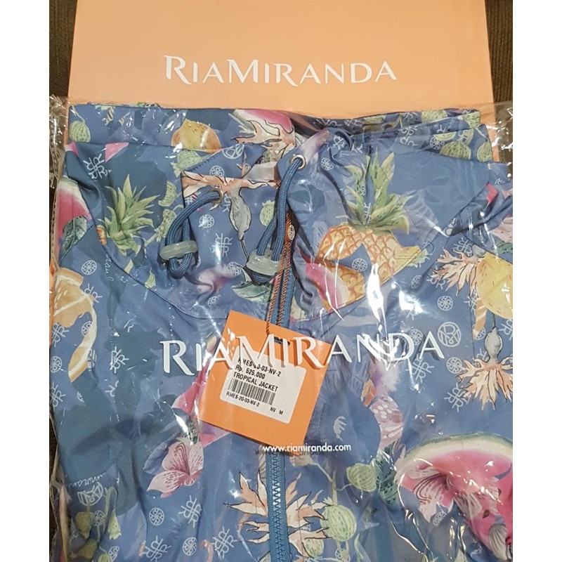 Jaket Ria Miranda