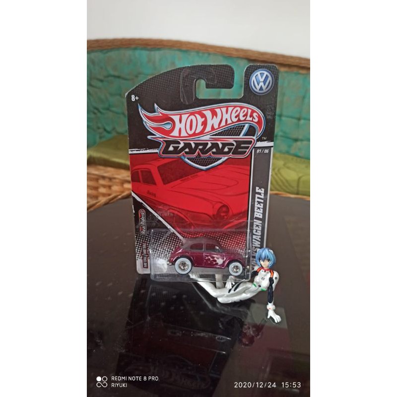 hot wheels garage volkswagen beetle / bug black red maroon