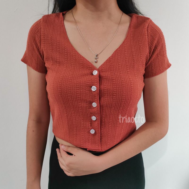 TRIAOCTO Kaos Crop Knit - V Neck Kancing