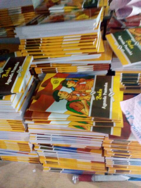 

Buku Agenda 10 biji Pramuka hvs halaman