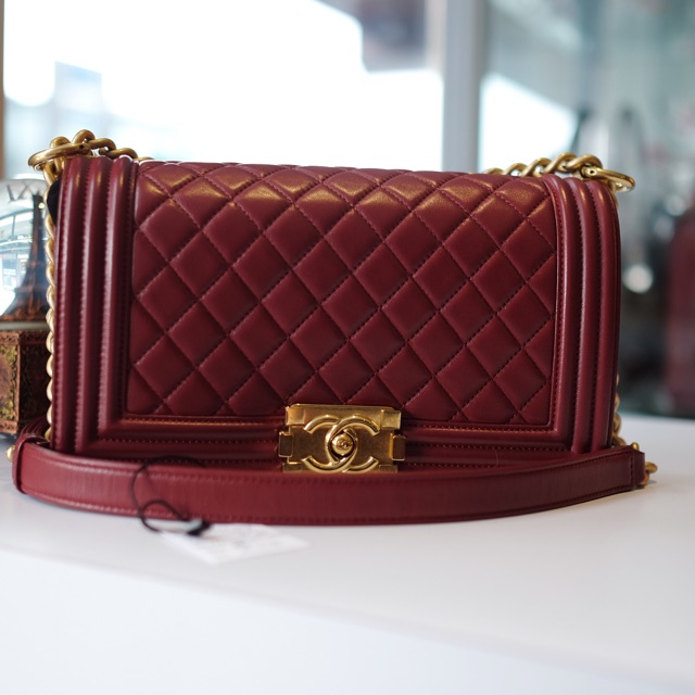 Chanel boy lambskin 28 cm ghw