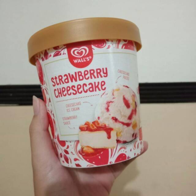 Walls Es Strawberry Cheesecake Walls 410ml Dan 750ml Shopee Indonesia 