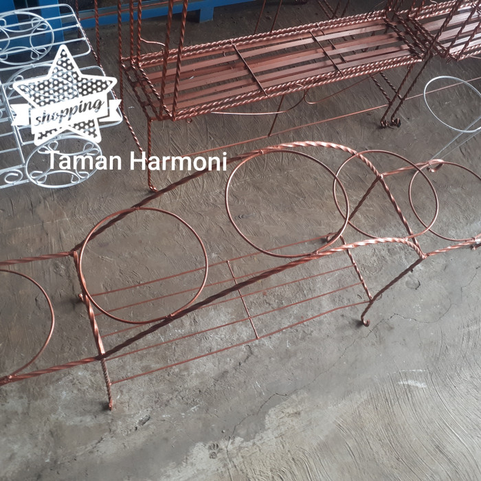 Rak Tanaman Hias Mewah putih - standing pot - Rak poho hias - Rak Besi