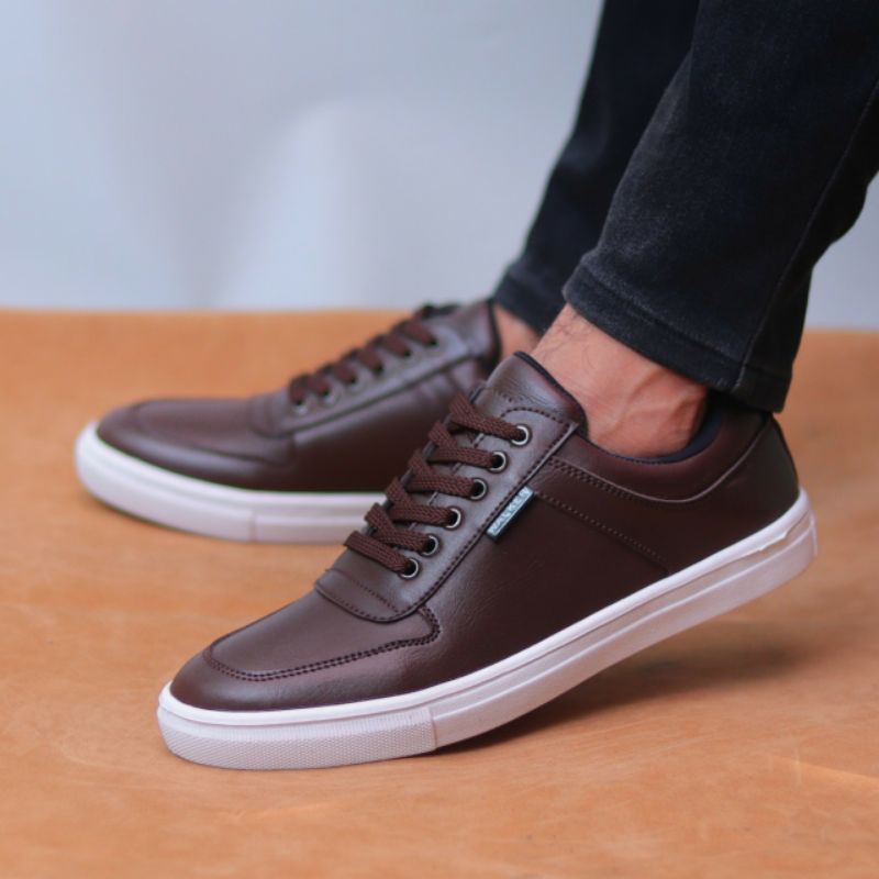 Sepatu Kasual Pria Sneakers Casual Original Walker Tiago Brown Kets Cowok Murah Keren