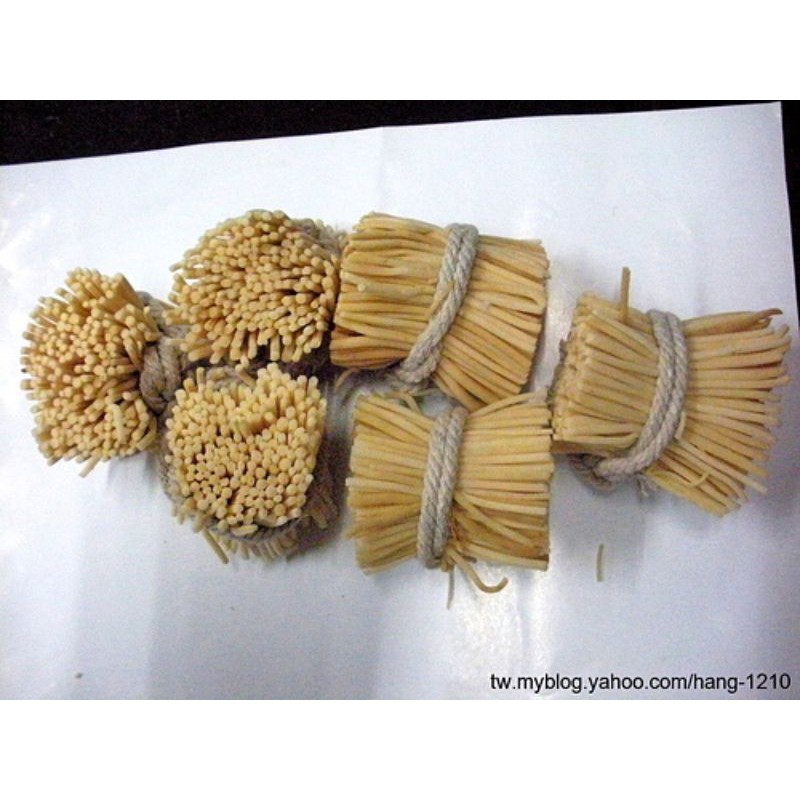 

100 G GR GRAM 灯心草 DENG XIN CAO JUNCUS EFFUSUS MEDULLA JUNCI