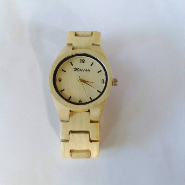 Jam tangan kayu